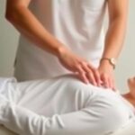 Imagen ilustrativa de una sesión de osteopatía en fiSos.