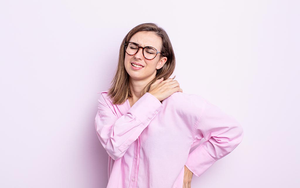 Imagen ilustrativa de una patología de cervicalgia que cursa con dolor.